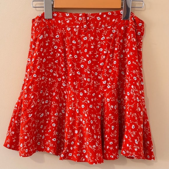 Zara| Cute Floral Flowy Ruffled Red White Mini Skirt/Skort Spring & Summer Sz M - Picture 2 of 5